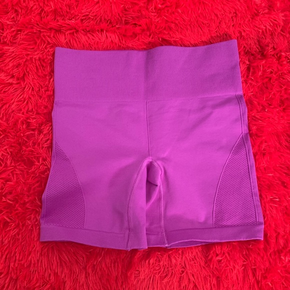 Lululemon Sculpt Short Ultra Violet. Size 6 - Picture 4 of 11